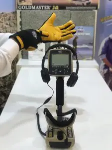 انواع اجهزة كشف الذهب جهاز gmt 9000 225x300 1